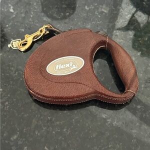 Flexi Leather-Textured Dog Leash with Gold Clip